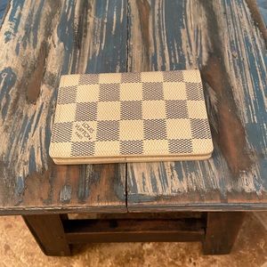 Louis Vuitton Azur wallet (small) ***AUTHENTIC***